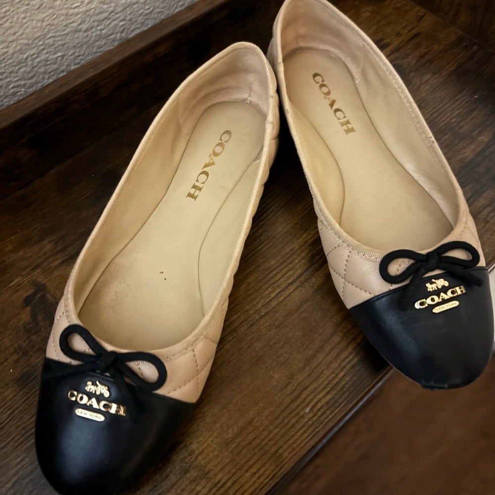 Coach Women's Black and Beige Quilted Flats
